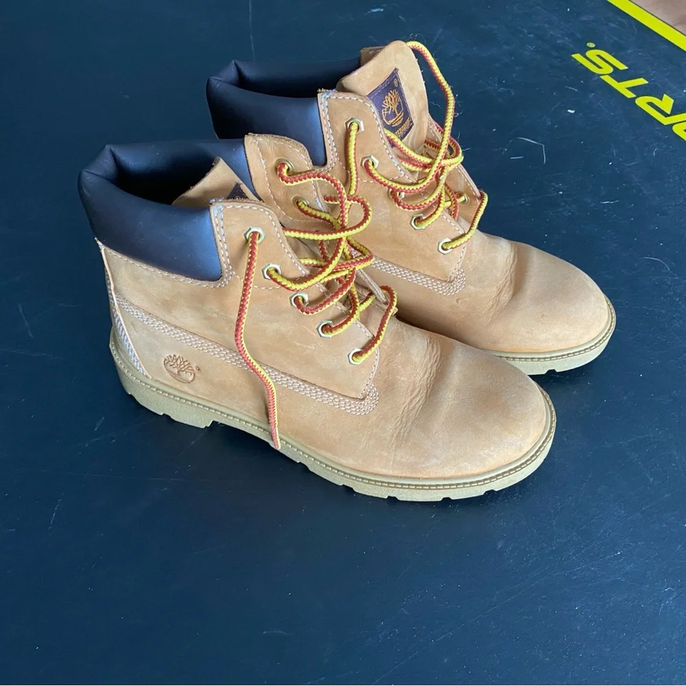 Boys Size 5 Timberland Work Boots - Picture 2 of 4